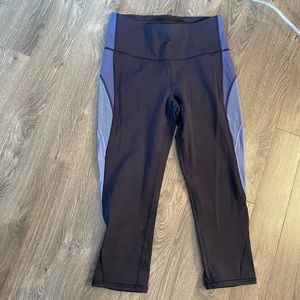 Lululemon 3/4 length leggings - Gently Used- Size 10